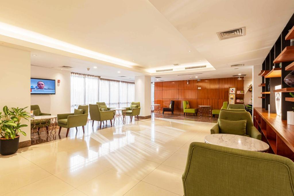 Dhaka Regency Hotel & Resort Exterior photo